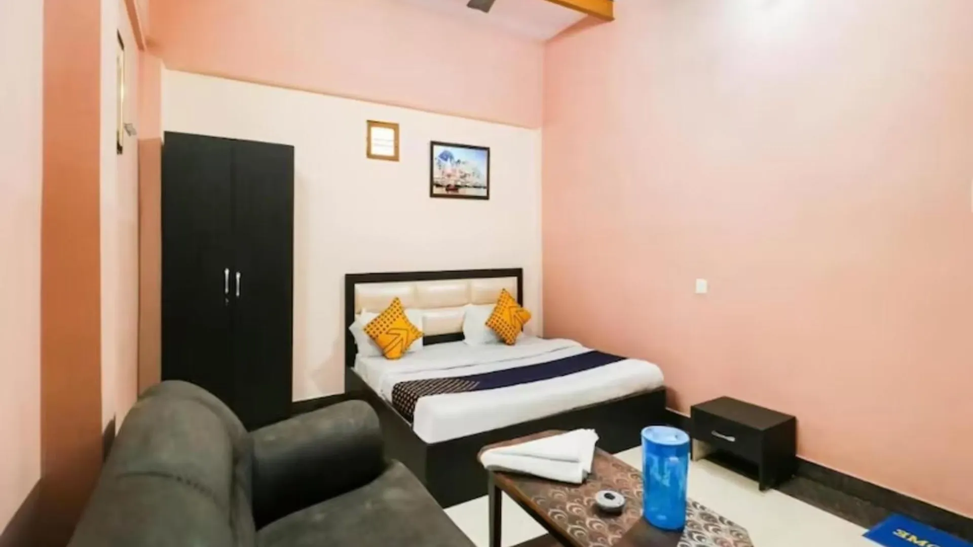 Varanasi Hotel H ! R - Near Kashi Vishwanath Temple - Providing Air Conditioned Rooms With Free Wi-Fi Facility - Best Guest House In Varanasi 4*,  India
