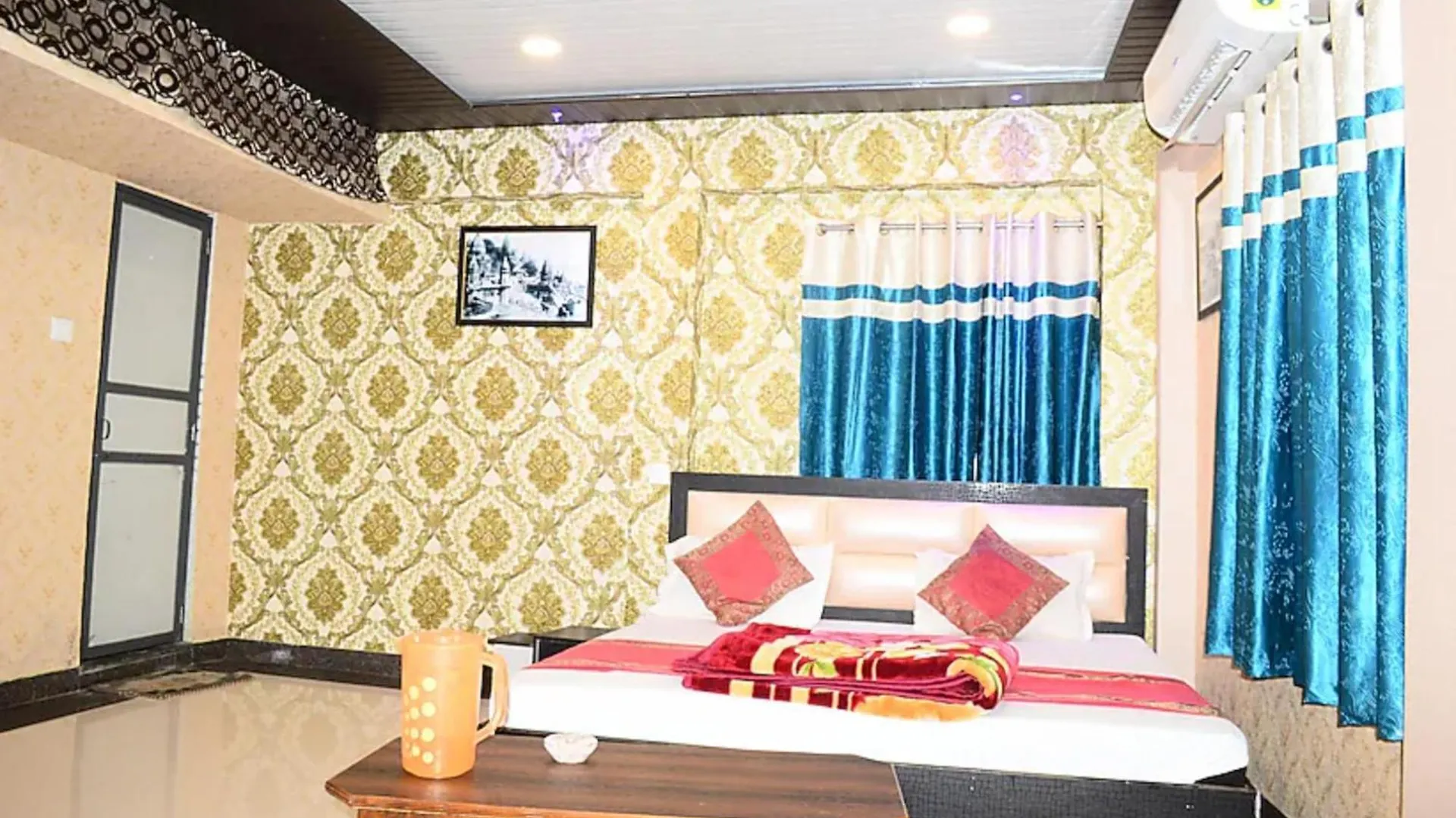 Varanasi Hotel H ! R - Near Kashi Vishwanath Temple - Providing Air Conditioned Rooms With Free Wi-Fi Facility - Best Guest House In Varanasi